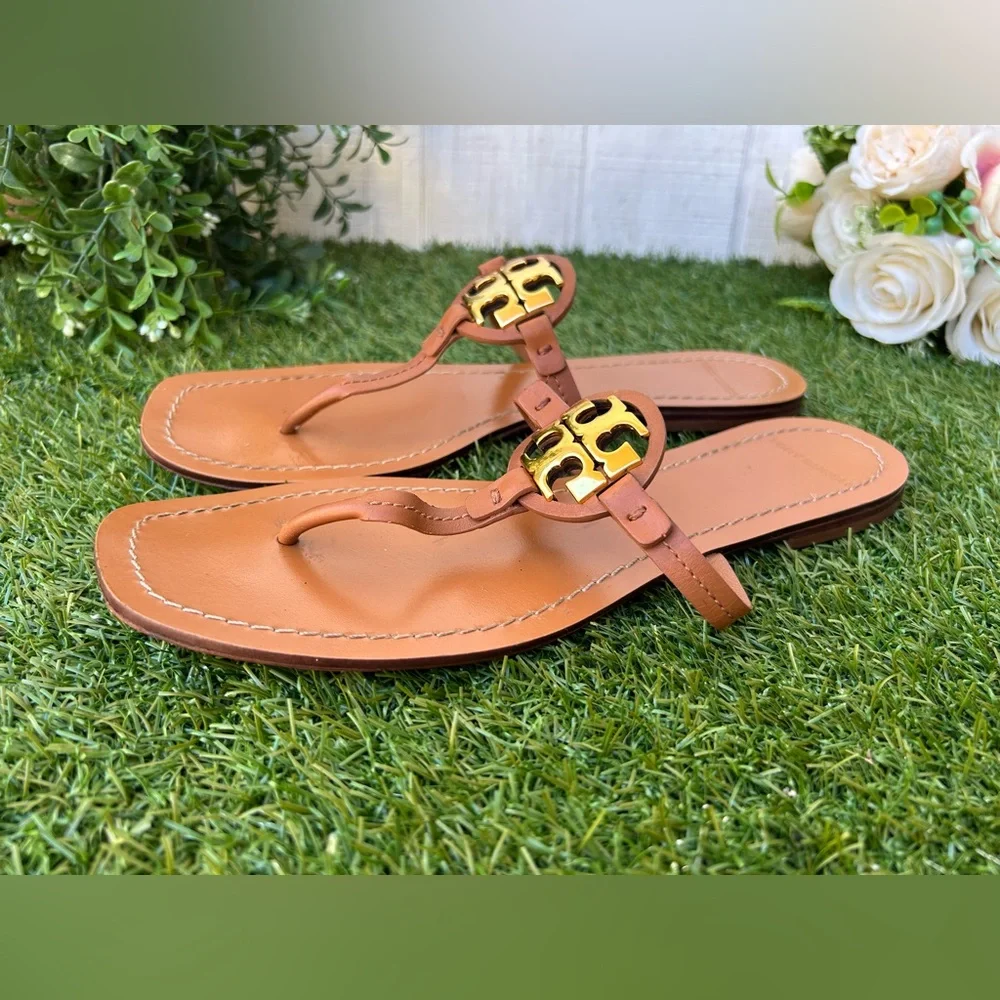 Tory Burch Tan Leather Thong Sandals with Gold Logo Medallion women size 8.5